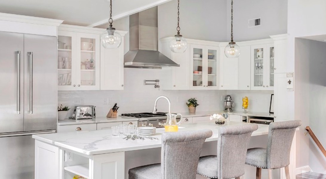 Bright white & chic in Bedford, MA