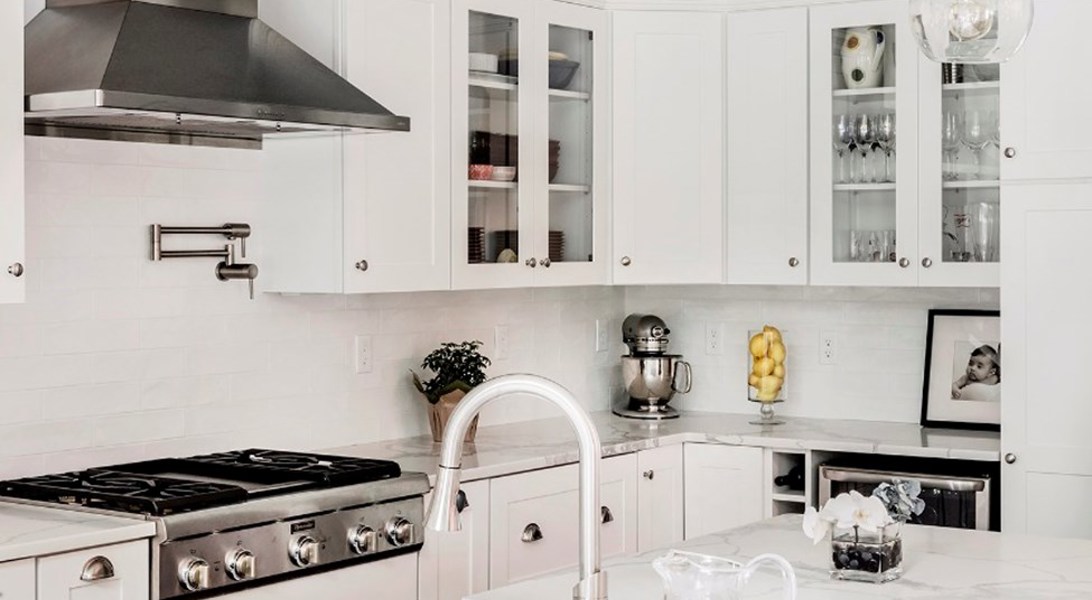 Bright white & chic in Bedford, MA