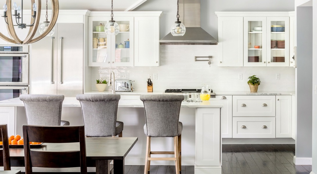Bright white & chic in Bedford, MA
